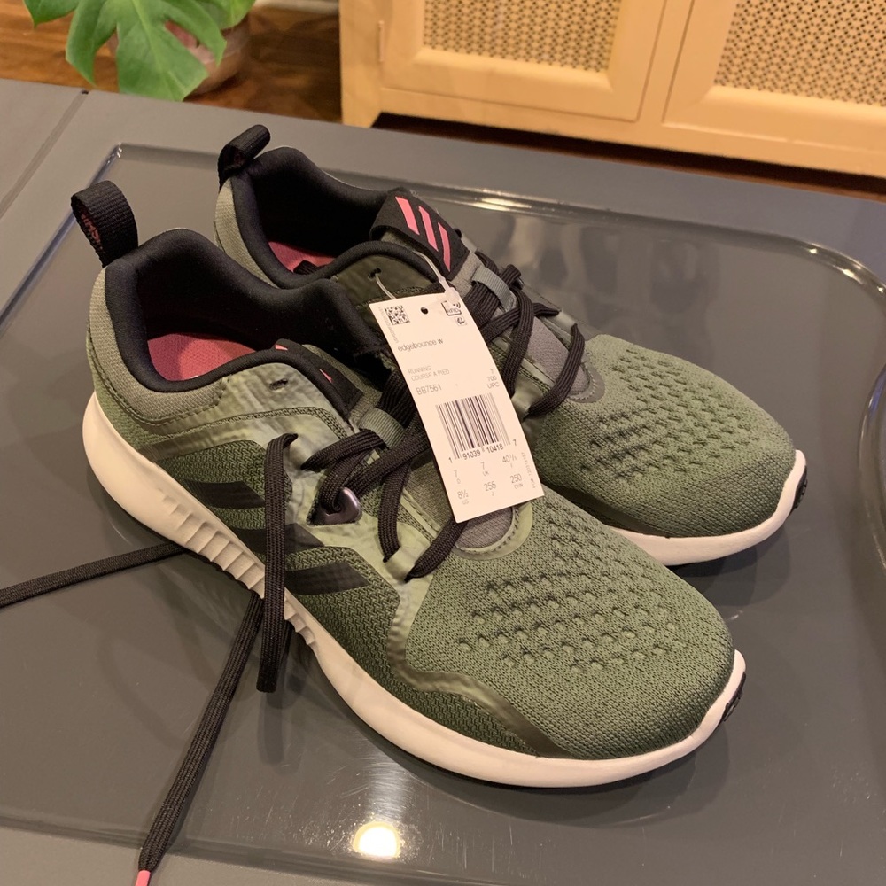 NWT Adidas Edgebounce Green sz. 8.5